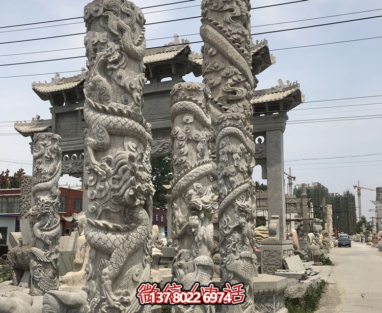 精美石雕龍柱擺件，為寺院景觀增添華麗風(fēng)采
