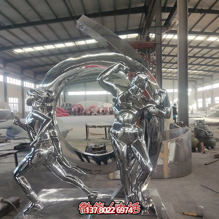 不銹鋼鏡面抽象雕塑，激發(fā)運(yùn)動與園林景觀的靈感