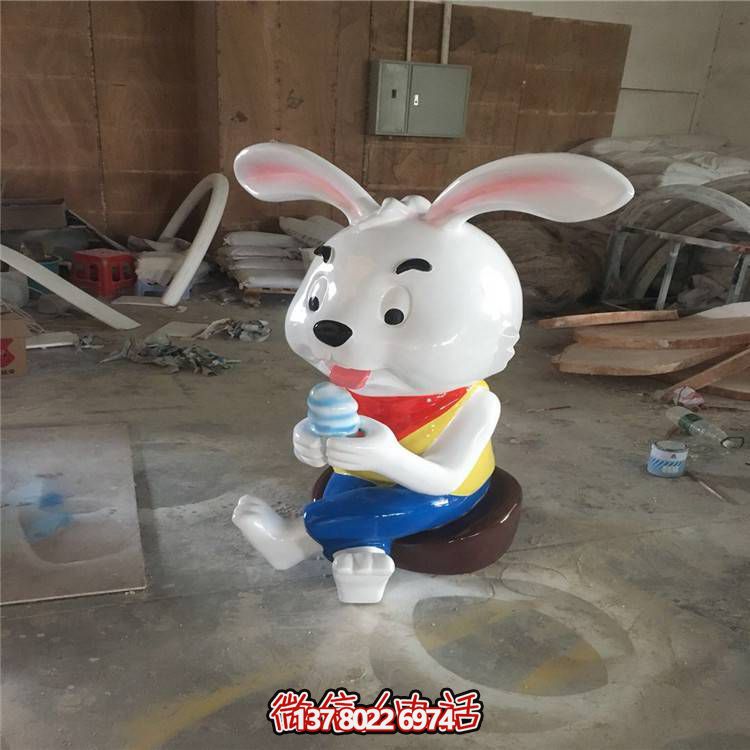可愛小兔子玻璃鋼雕塑，點(diǎn)綴園林景觀