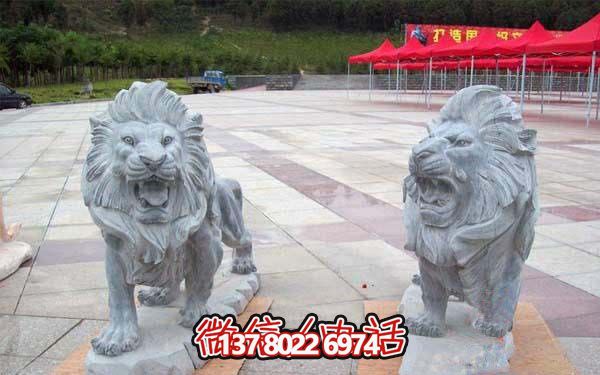 大型石雕獅子雕塑，給景區(qū)帶來濃厚的歷史氛圍