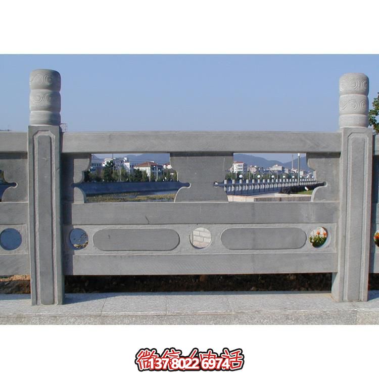 青石雕刻欄桿欄板，點(diǎn)綴美麗河道
