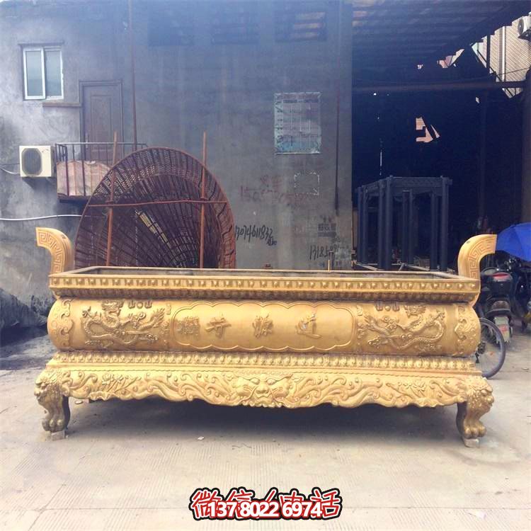 平口鍍金仿古香爐，為寺廟和戶外添彩