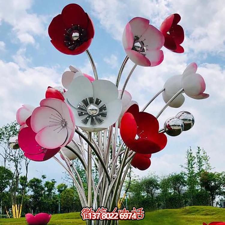 不銹鋼彩繪大型花朵雕塑，為景區(qū)廣場增添色彩