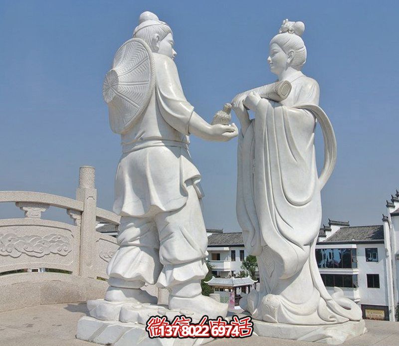 古代牛郎織女石雕，擺放于花園廣場，帶來漢白玉般的浪漫氣息