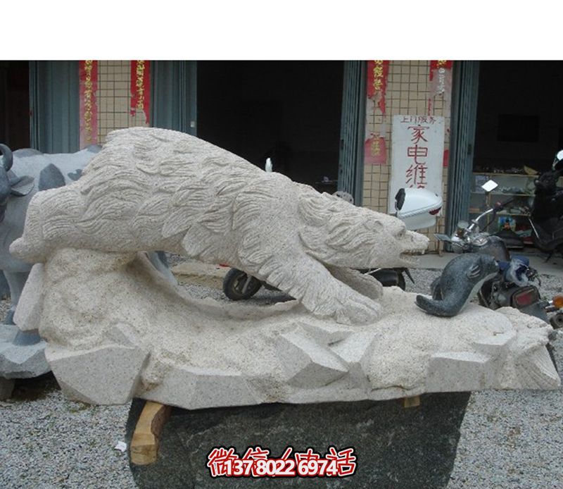 北極熊玻璃鋼雕塑，讓街道邊擺放創(chuàng)意爬行玻璃