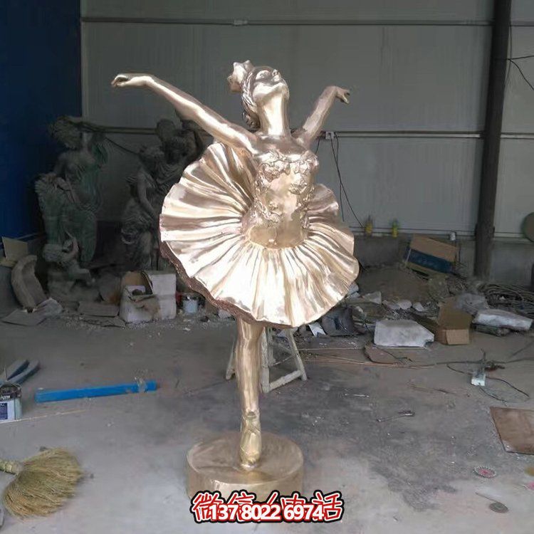 不銹鋼雕塑，給您的園林、廣場(chǎng)增添抽象跳舞的人物精彩！