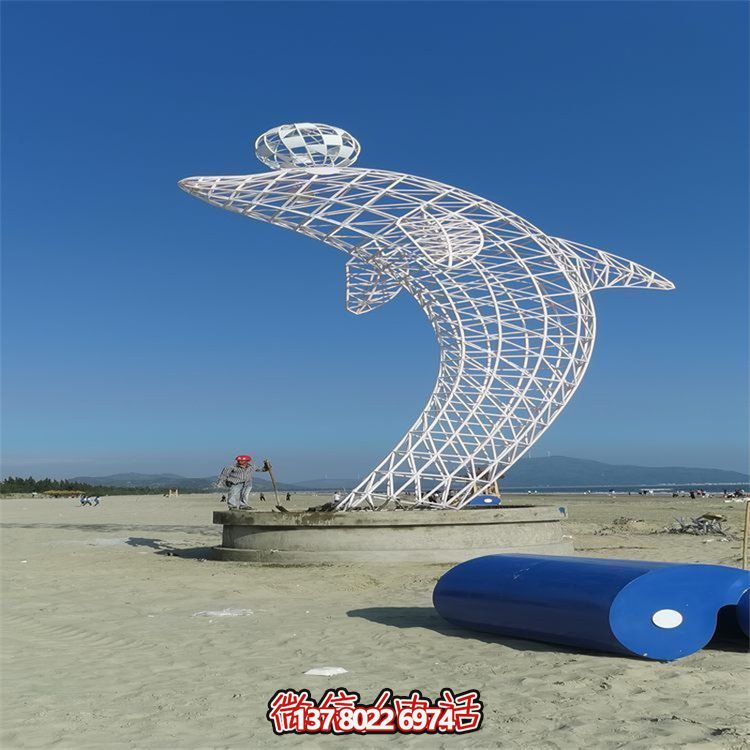 不銹鋼海豚鏤空雕塑，點綴大型景觀廣場