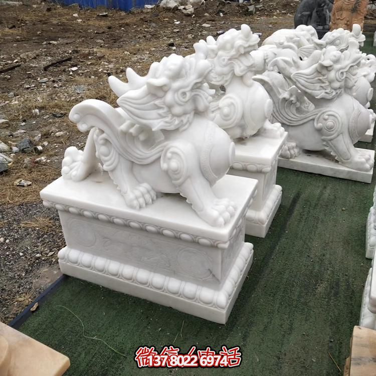 漢白玉貔貅雕塑，門(mén)口裝飾打造質(zhì)感庭院