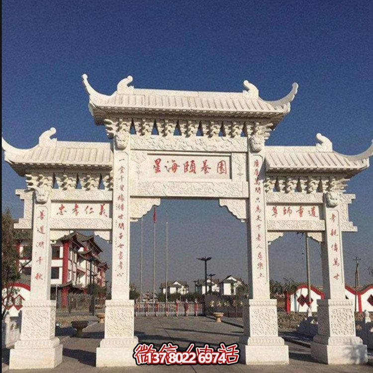 古鎮(zhèn)街道擺放青石雕刻仿古建筑三門(mén)樓牌